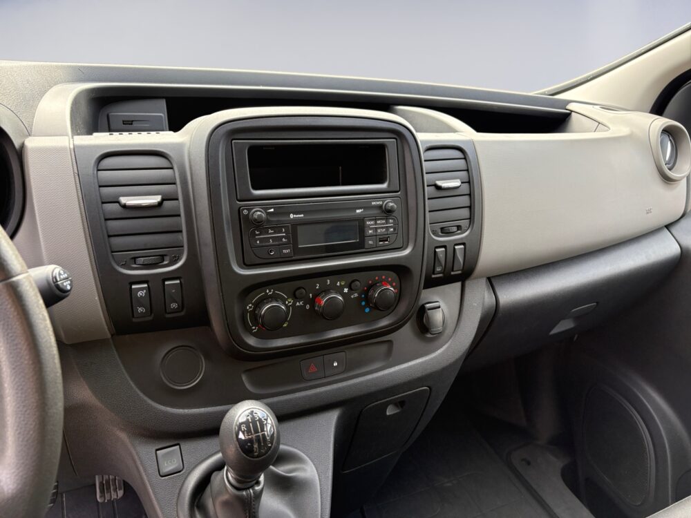 auto-Renault-Trafic-ERN251-202609211221-10 auto-Renault-Trafic-ERN251-202609211221-10