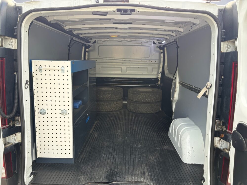 auto-Renault-Trafic-ERN251-202609211221-11 auto-Renault-Trafic-ERN251-202609211221-11
