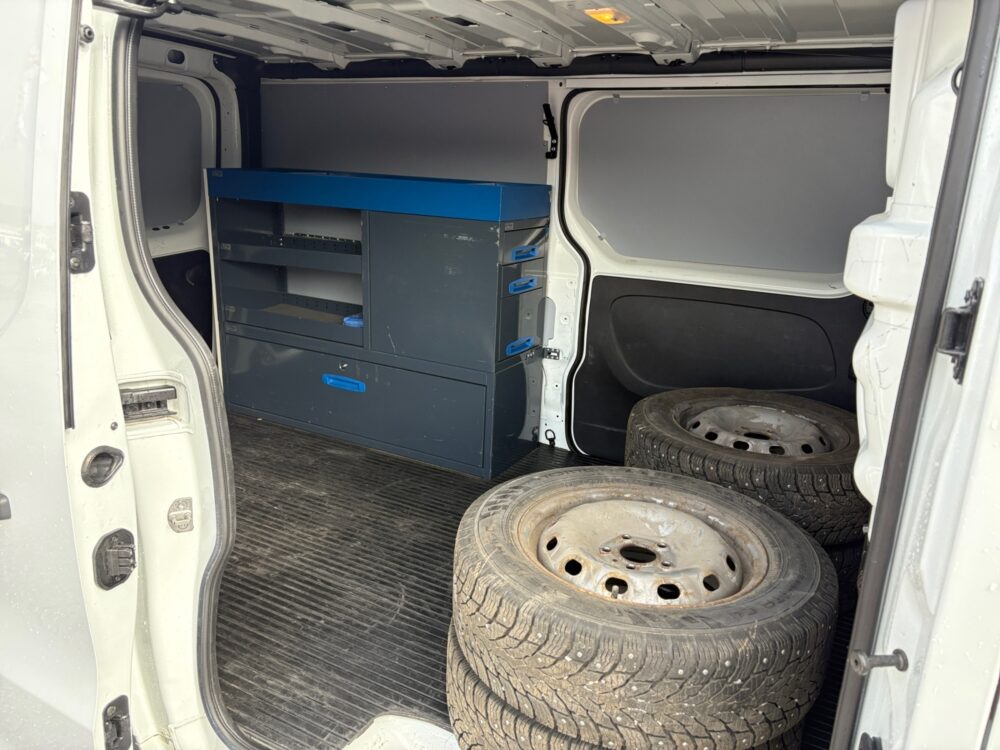 auto-Renault-Trafic-ERN251-202609211221-12 auto-Renault-Trafic-ERN251-202609211221-12