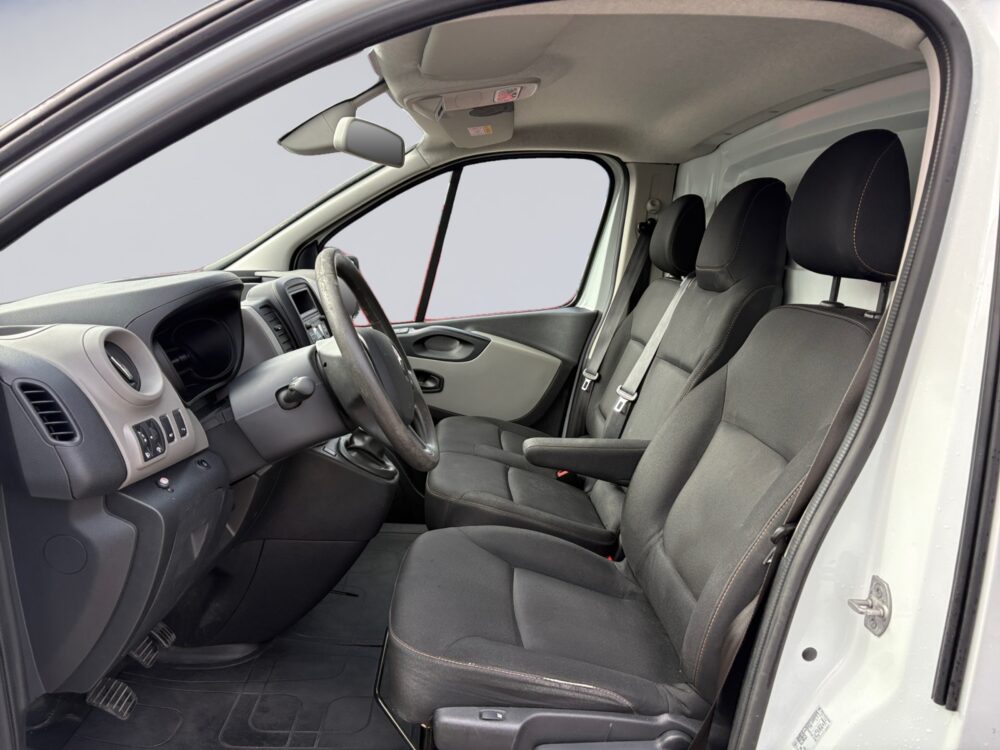 auto-Renault-Trafic-ERN251-202609211221-8 auto-Renault-Trafic-ERN251-202609211221-8