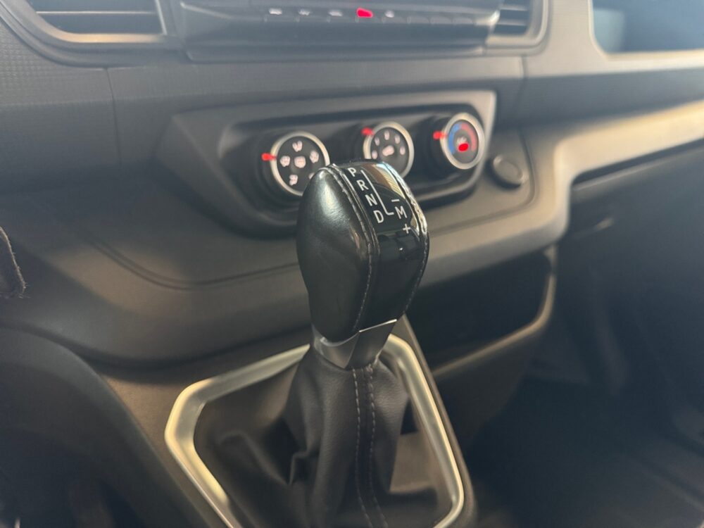 auto-Renault-Trafic-MOP465-202609041438-12 auto-Renault-Trafic-MOP465-202609041438-12