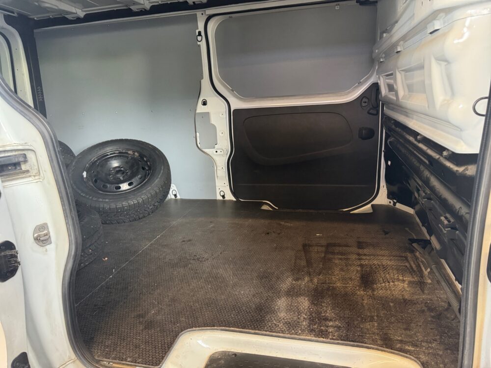 auto-Renault-Trafic-MOP465-202609041438-16 auto-Renault-Trafic-MOP465-202609041438-16