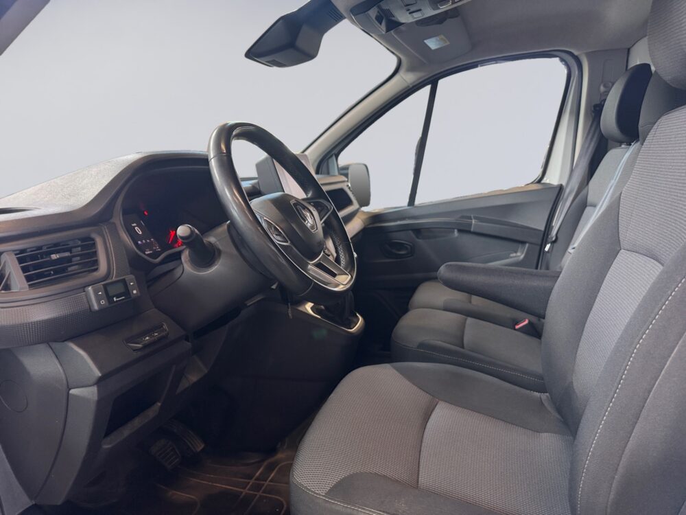 auto-Renault-Trafic-MOP465-202609041438-8 auto-Renault-Trafic-MOP465-202609041438-8