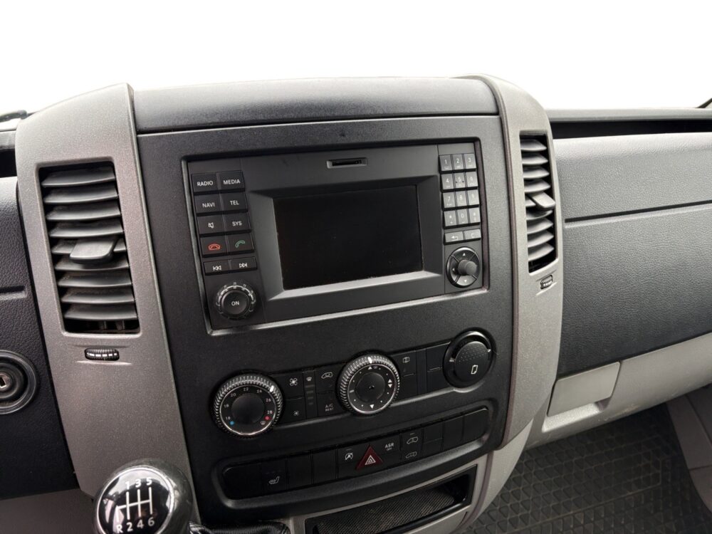 auto-Volkswagen-Crafter-CJT610-202609251118-10 auto-Volkswagen-Crafter-CJT610-202609251118-10