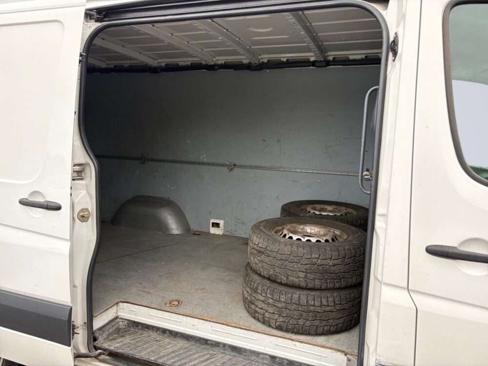 auto-Volkswagen-Crafter-CJT610-202609251118-13 auto-Volkswagen-Crafter-CJT610-202609251118-13