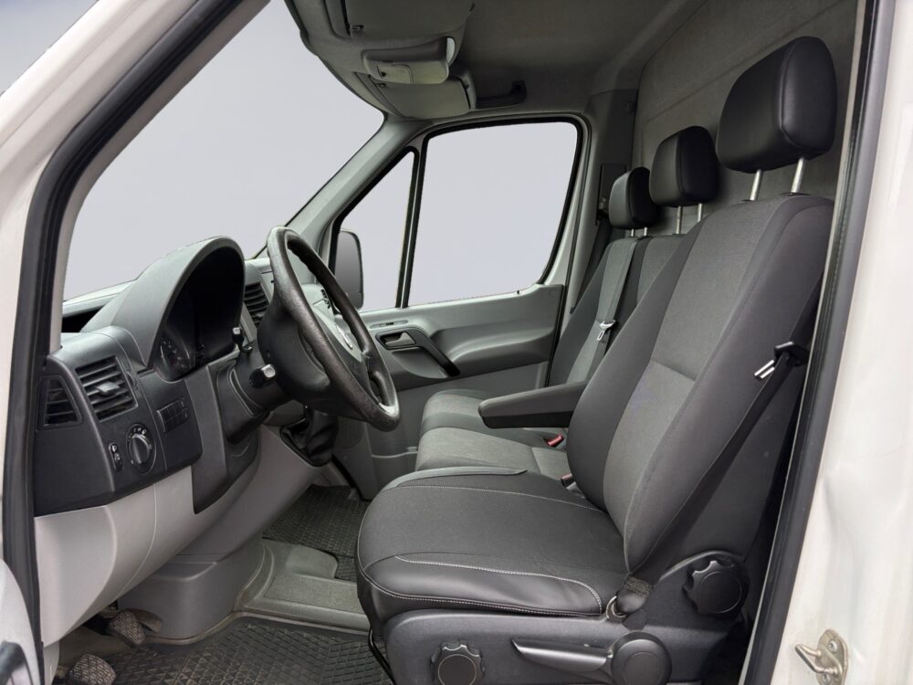 auto-Volkswagen-Crafter-CJT610-202609251118-8 auto-Volkswagen-Crafter-CJT610-202609251118-8