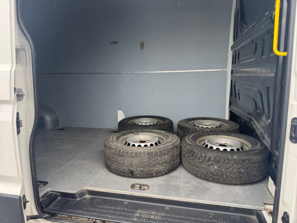 auto-Volkswagen-Crafter-KTV177-202609091345-14 auto-Volkswagen-Crafter-KTV177-202609091345-14