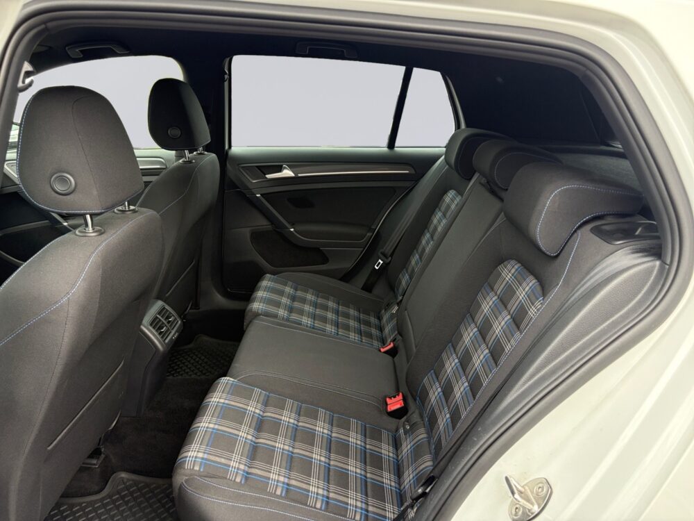 auto-Volkswagen-Golf-IRL307-202609291428-12 auto-Volkswagen-Golf-IRL307-202609291428-12