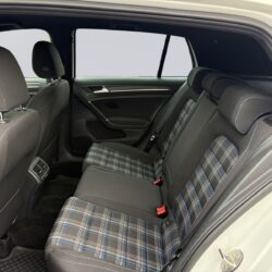 auto-Volkswagen-Golf-IRL307-202609291428-12