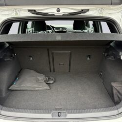 auto-Volkswagen-Golf-IRL307-202609291428-13