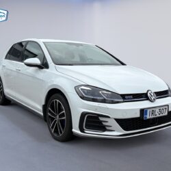 auto-Volkswagen-Golf-IRL307-202609291428-5