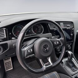 auto-Volkswagen-Golf-IRL307-202609291428-8