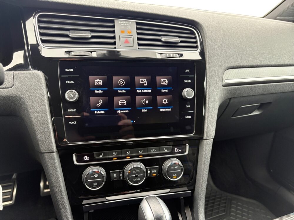 auto-Volkswagen-Golf-IRL307-202609291428-9 auto-Volkswagen-Golf-IRL307-202609291428-9