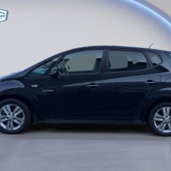 auto-Hyundai-ix20-UTF443-202610221522-1