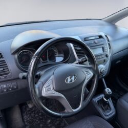 auto-Hyundai-ix20-UTF443-202610221522-9