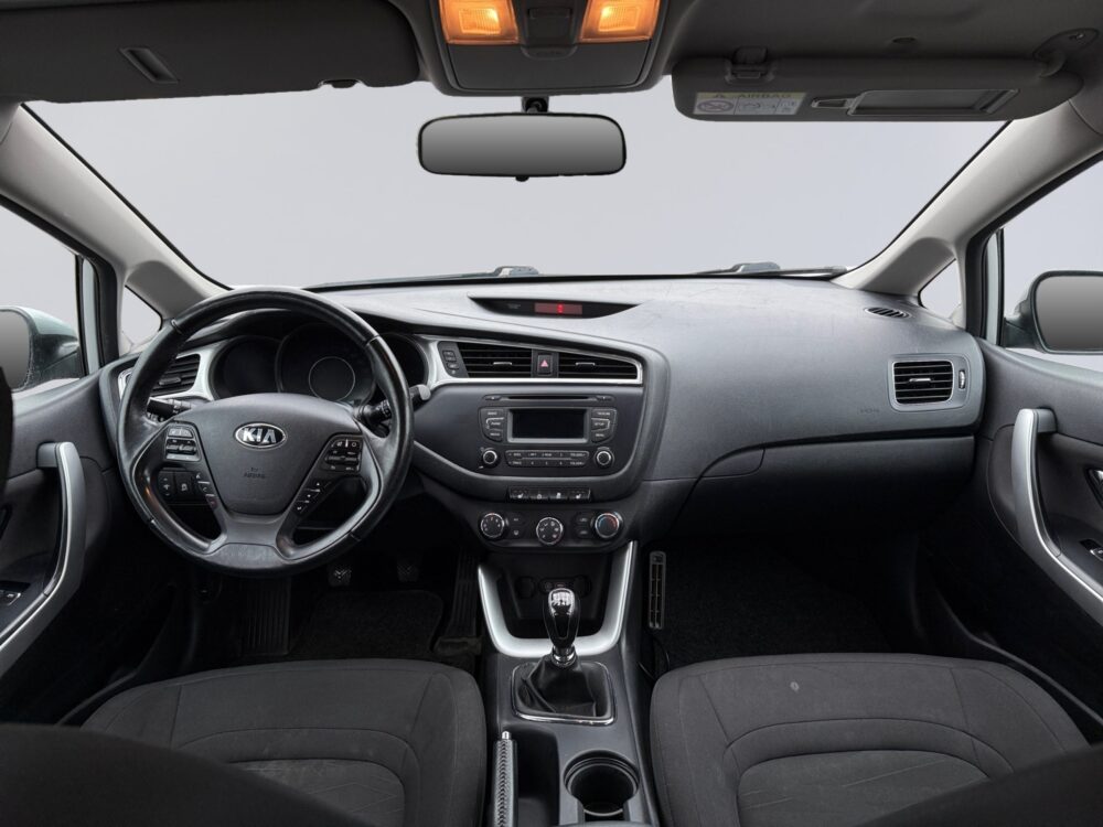 auto-Kia-cee´d-MNJ983-202610161504-12 auto-Kia-cee´d-MNJ983-202610161504-12