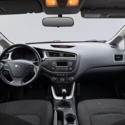 auto-Kia-cee´d-MNJ983-202610161504-12