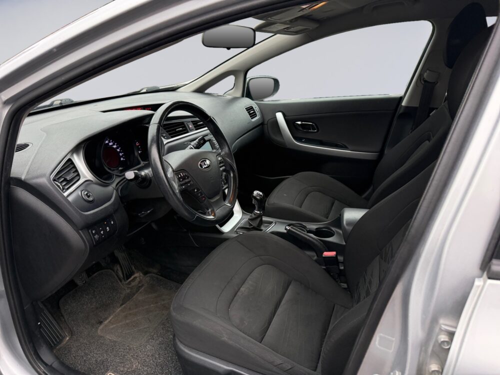 auto-Kia-cee´d-MNJ983-202610161504-8 auto-Kia-cee´d-MNJ983-202610161504-8