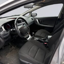 auto-Kia-cee´d-MNJ983-202610161504-8
