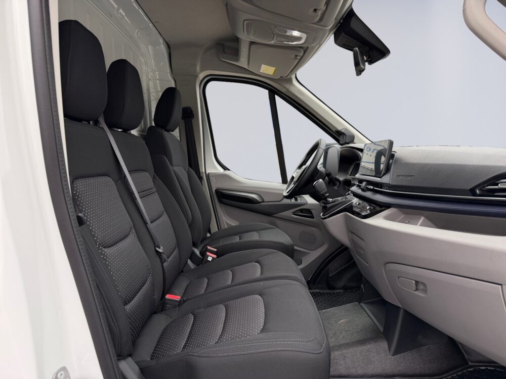 auto-Maxus-Deliver-9-LTT301-202610131631-11 auto-Maxus-Deliver-9-LTT301-202610131631-11