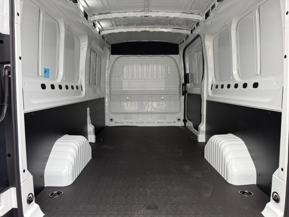 auto-Maxus-Deliver-9-LTT301-202610131631-12 auto-Maxus-Deliver-9-LTT301-202610131631-12