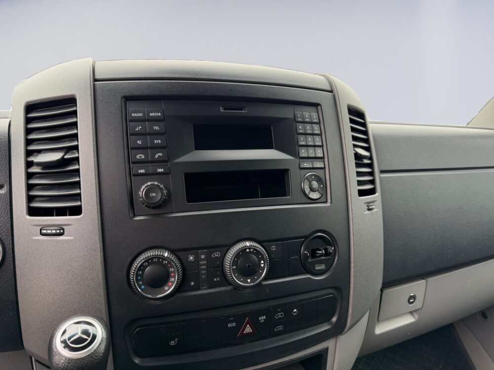 auto-Mercedes-Benz-Sprinter-LNO868-202610281127-10 auto-Mercedes-Benz-Sprinter-LNO868-202610281127-10