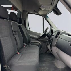 auto-Mercedes-Benz-Sprinter-LNO868-202610281127-14