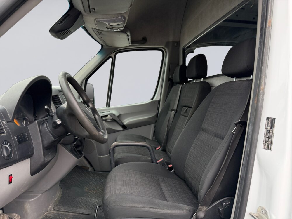 auto-Mercedes-Benz-Sprinter-LNO868-202610281127-8 auto-Mercedes-Benz-Sprinter-LNO868-202610281127-8