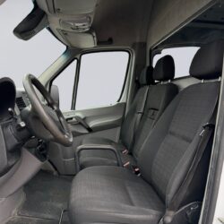 auto-Mercedes-Benz-Sprinter-LNO868-202610281127-8