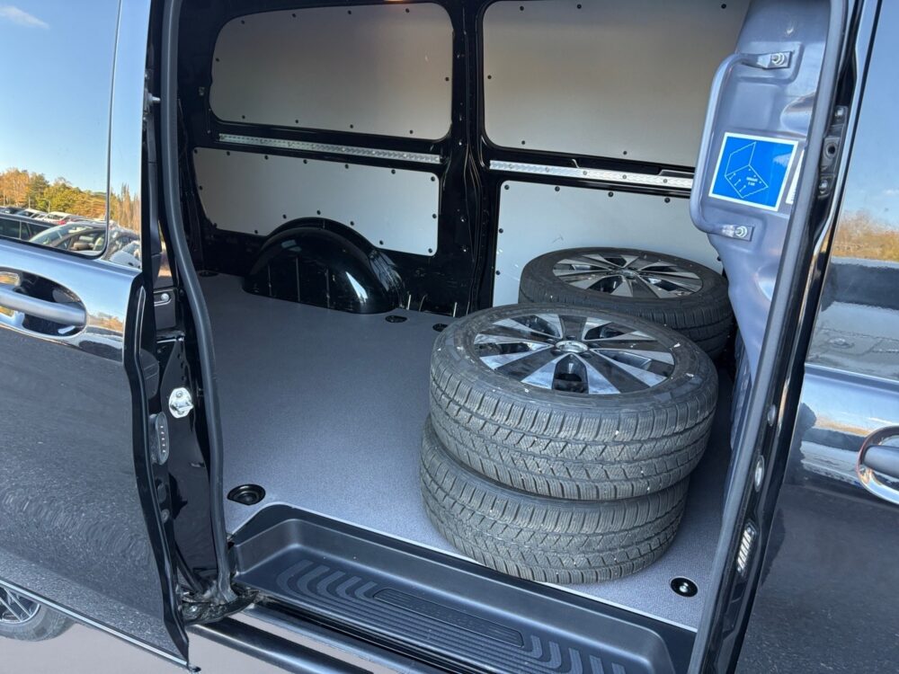 auto-Mercedes-Benz-Vito-JOG544-202610011548-13 auto-Mercedes-Benz-Vito-JOG544-202610011548-13