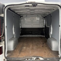 auto-Opel-Vivaro-JKM458-202610151703-13