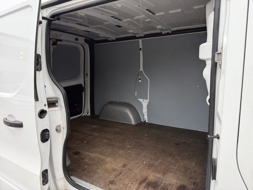 auto-Opel-Vivaro-JKM458-202610151703-14 auto-Opel-Vivaro-JKM458-202610151703-14