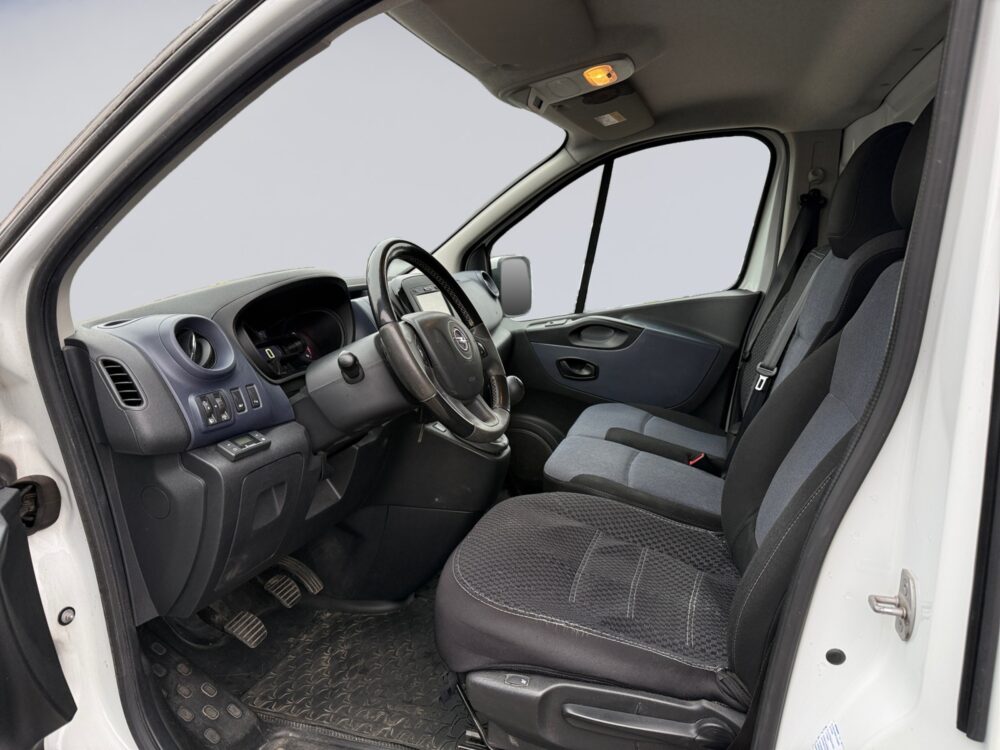 auto-Opel-Vivaro-JKM458-202610151703-8 auto-Opel-Vivaro-JKM458-202610151703-8