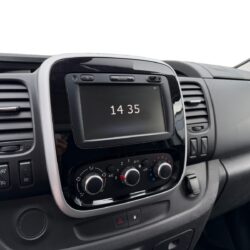 auto-Renault-Trafic-CNX744-202610081443-10