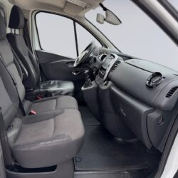 auto-Renault-Trafic-CNX744-202610081443-12