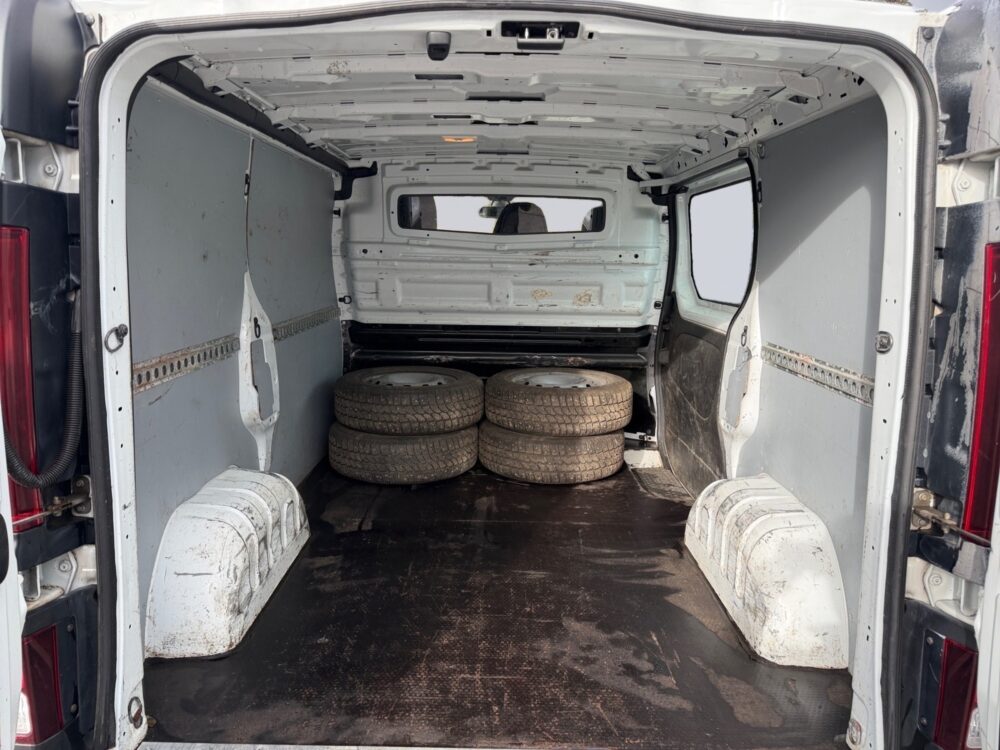auto-Renault-Trafic-CNX744-202610081443-14 auto-Renault-Trafic-CNX744-202610081443-14