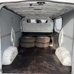 auto-Renault-Trafic-CNX744-202610081443-14