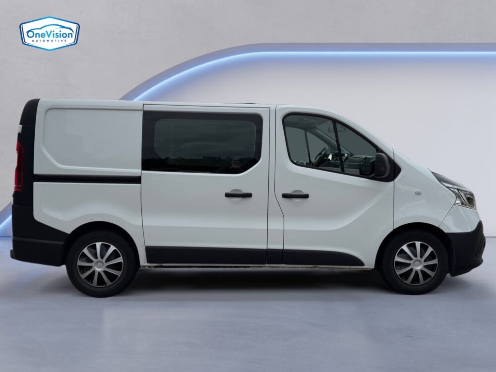 auto-Renault-Trafic-CNX744-202610081443-5 auto-Renault-Trafic-CNX744-202610081443-5