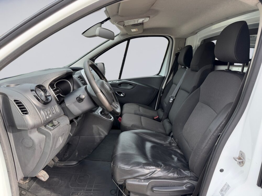 auto-Renault-Trafic-CNX744-202610081443-8 auto-Renault-Trafic-CNX744-202610081443-8