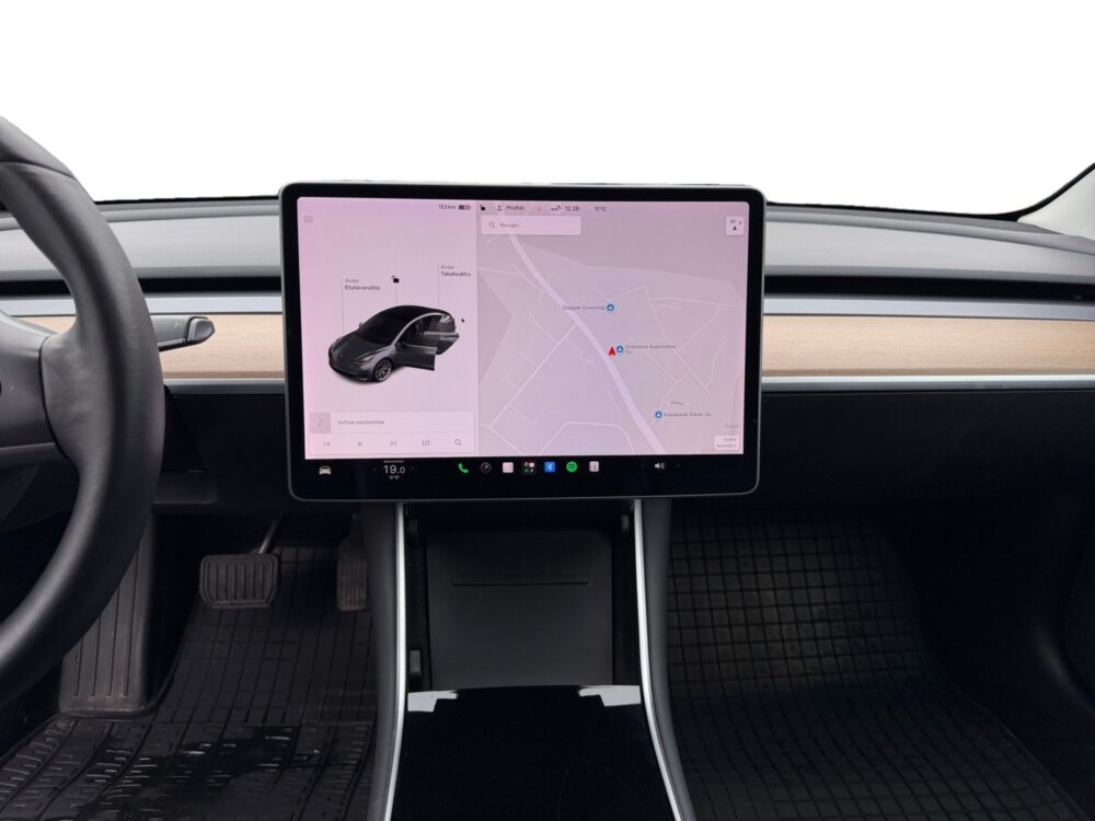 auto-Tesla-Model-3-LPU787-202610211141-10 auto-Tesla-Model-3-LPU787-202610211141-10