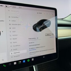 auto-Tesla-Model-3-LPU787-202610211141-11