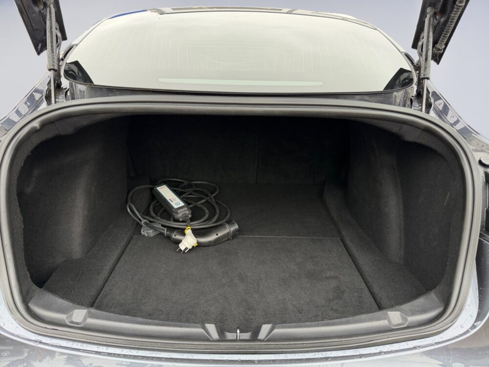 auto-Tesla-Model-3-LPU787-202610211141-14 auto-Tesla-Model-3-LPU787-202610211141-14