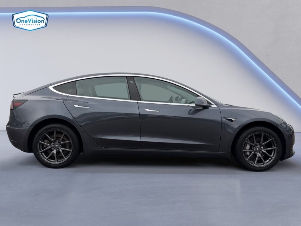 auto-Tesla-Model-3-LPU787-202610211141-5 auto-Tesla-Model-3-LPU787-202610211141-5