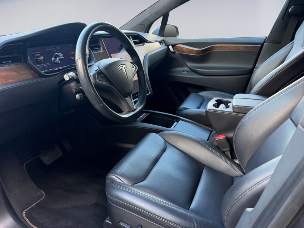 auto-Tesla-Model-X-RXR531-202610201333-12 auto-Tesla-Model-X-RXR531-202610201333-12