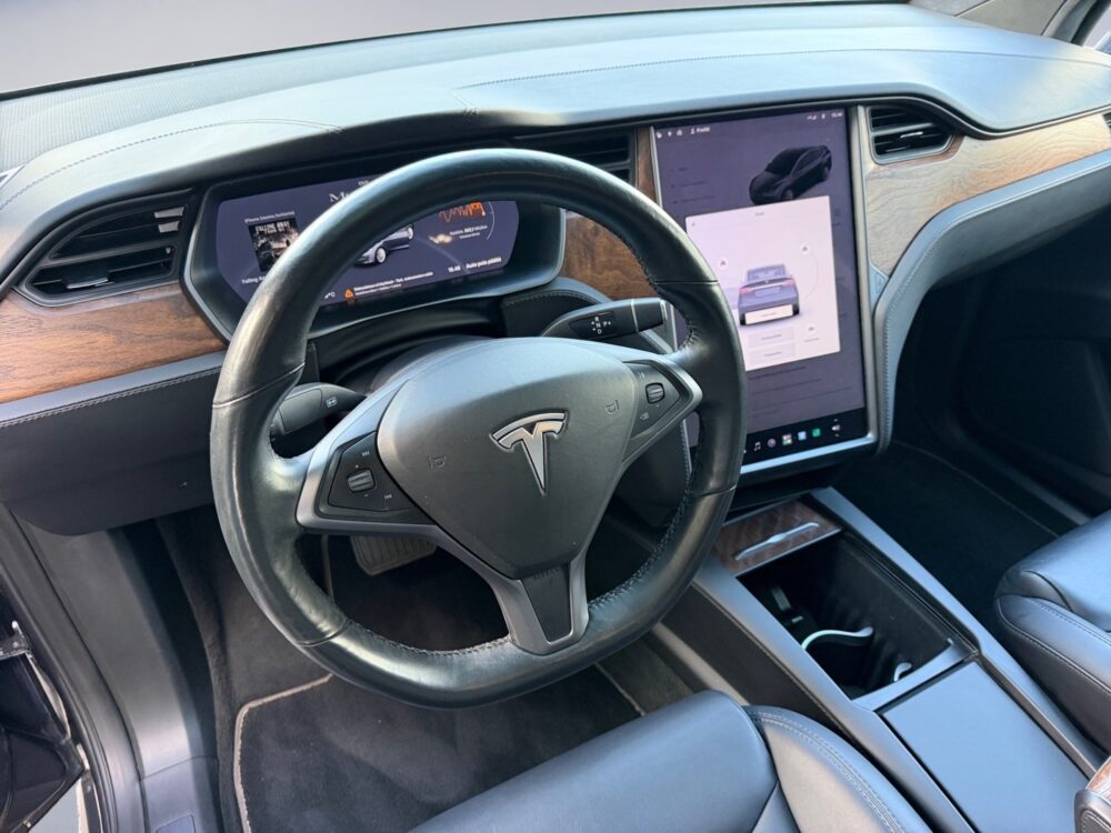 auto-Tesla-Model-X-RXR531-202610201333-13 auto-Tesla-Model-X-RXR531-202610201333-13