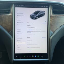 auto-Tesla-Model-X-RXR531-202610201333-14