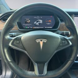 auto-Tesla-Model-X-RXR531-202610201333-15