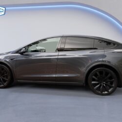 auto-Tesla-Model-X-RXR531-202610201333-3