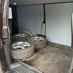 auto-Volkswagen-Transporter-BXA724-202610021048-12