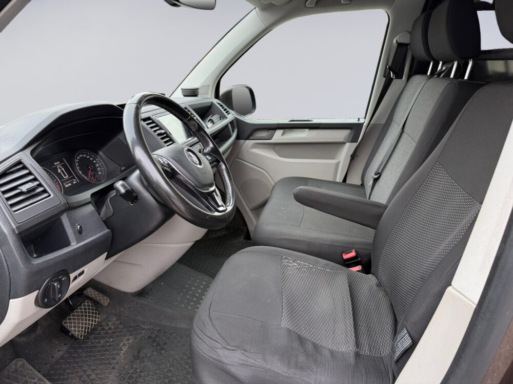 auto-Volkswagen-Transporter-BXA724-202610021048-8 auto-Volkswagen-Transporter-BXA724-202610021048-8